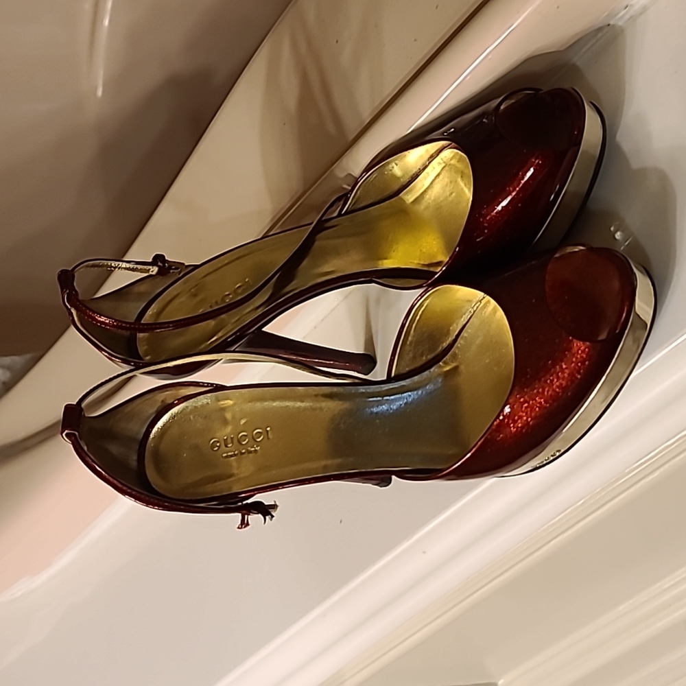 Red Gucci pumps